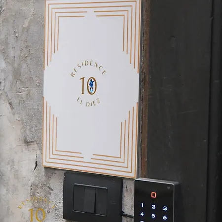 El Diez بيت ضيافة نابولي